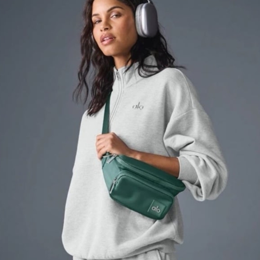 ALO Yoga Green Crossbody Bag - Picture 2 of 3